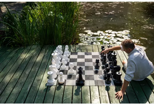 Medium-sized garden chess set (41cm king)